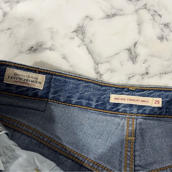 Levi’s Premium Ribcage Straight Ankle Jeans in After Love Ripped Knee No Stretch - Picture 12 of 14